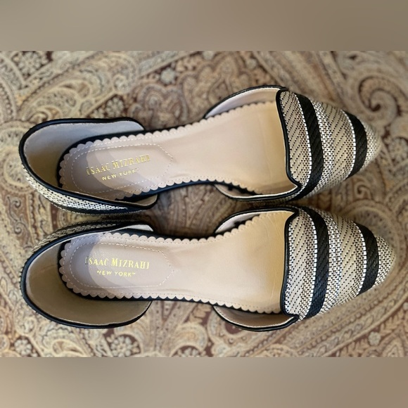 Isaac Mizrahi Black and Cream Flats - Picture 6 of 6